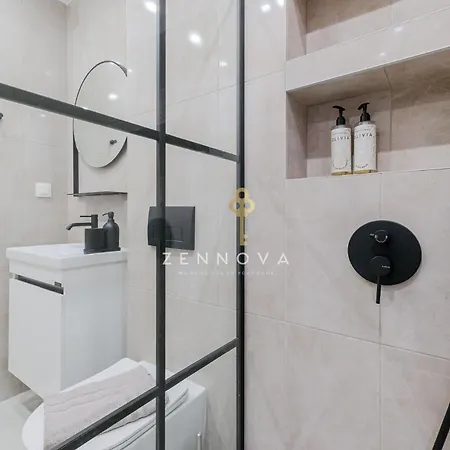 아파트 Zennova #72 Tsinari Luxury - Private Parking