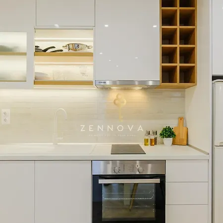 Zennova #72 Tsinari Luxury - Private Parking Appartement *