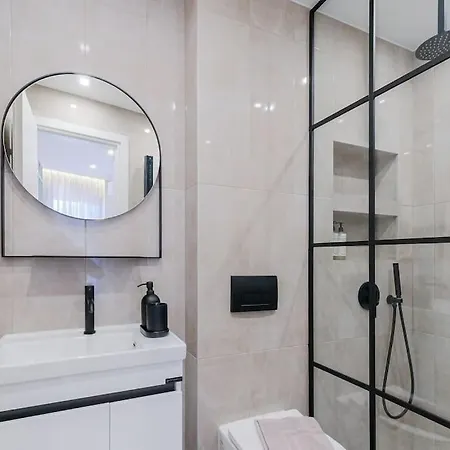 Tsinari Comfort & Luxury Suite, Private Parking *