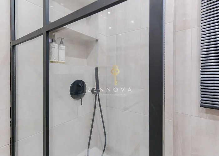 Zennova #72 Tsinari Luxury - Private Parking